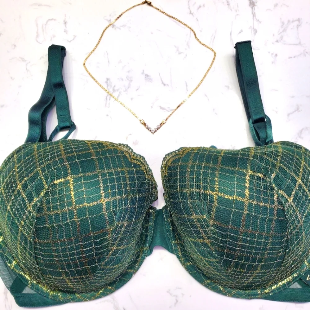 Victoria's Secret 36DDD Demi Bra, Emerald Green w/ Golden stitching 😍